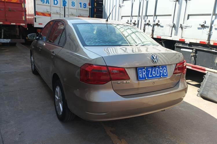 Used Volkswagen Jetta 2013 1.6L Manual Comfort Model Exterior 2