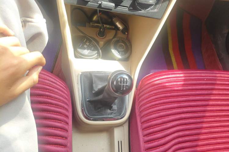 Used Volkswagen Jetta 2013 1.6L Manual Comfort Model Gear Lever