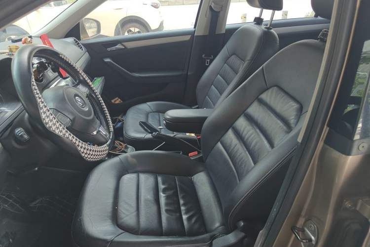 Used Volkswagen Jetta 2013 1.6L Automatic Luxury Model Left Front Seat