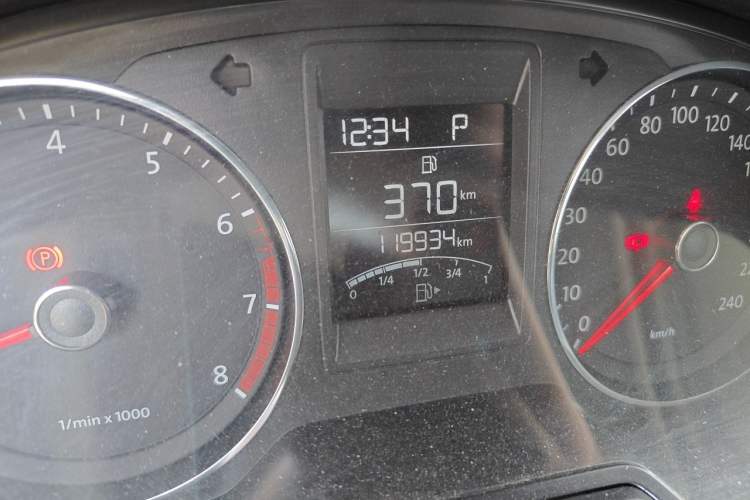Used Volkswagen Jetta 2013 1.6L Automatic Luxury Model Odometer Close Up