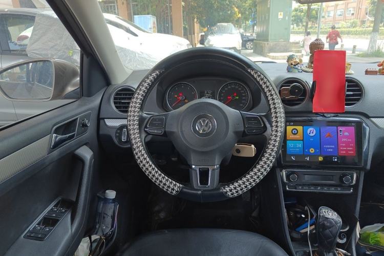 Used Volkswagen Jetta 2013 1.6L Automatic Luxury Model Steering Wheel