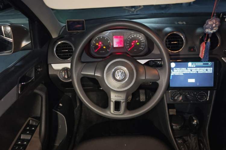 Used Volkswagen Jetta 2013 1.6L Automatic Comfort Model Steering Wheel