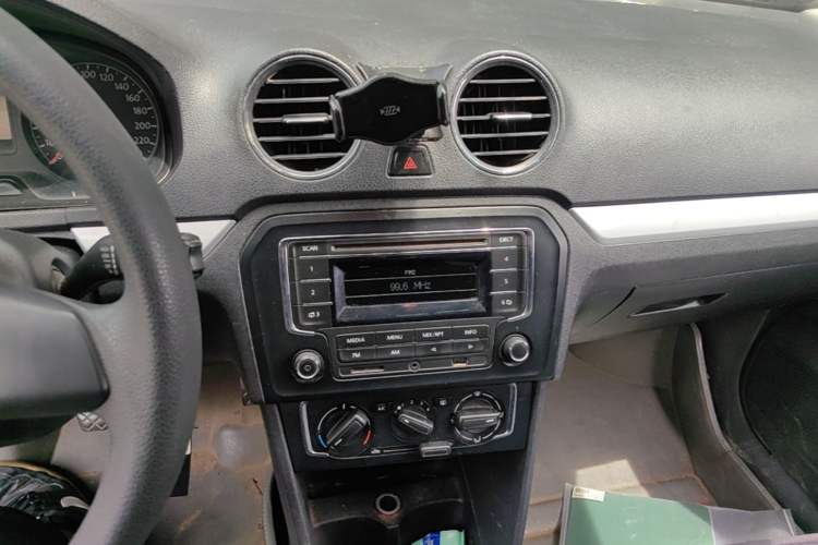 Used Volkswagen Jetta 2013 1.4L Manual Comfort Model Audio And AC Panel