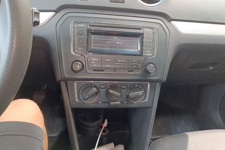Used Volkswagen Jetta 2013 1.4L Manual Comfort Model Audio And AC Panel