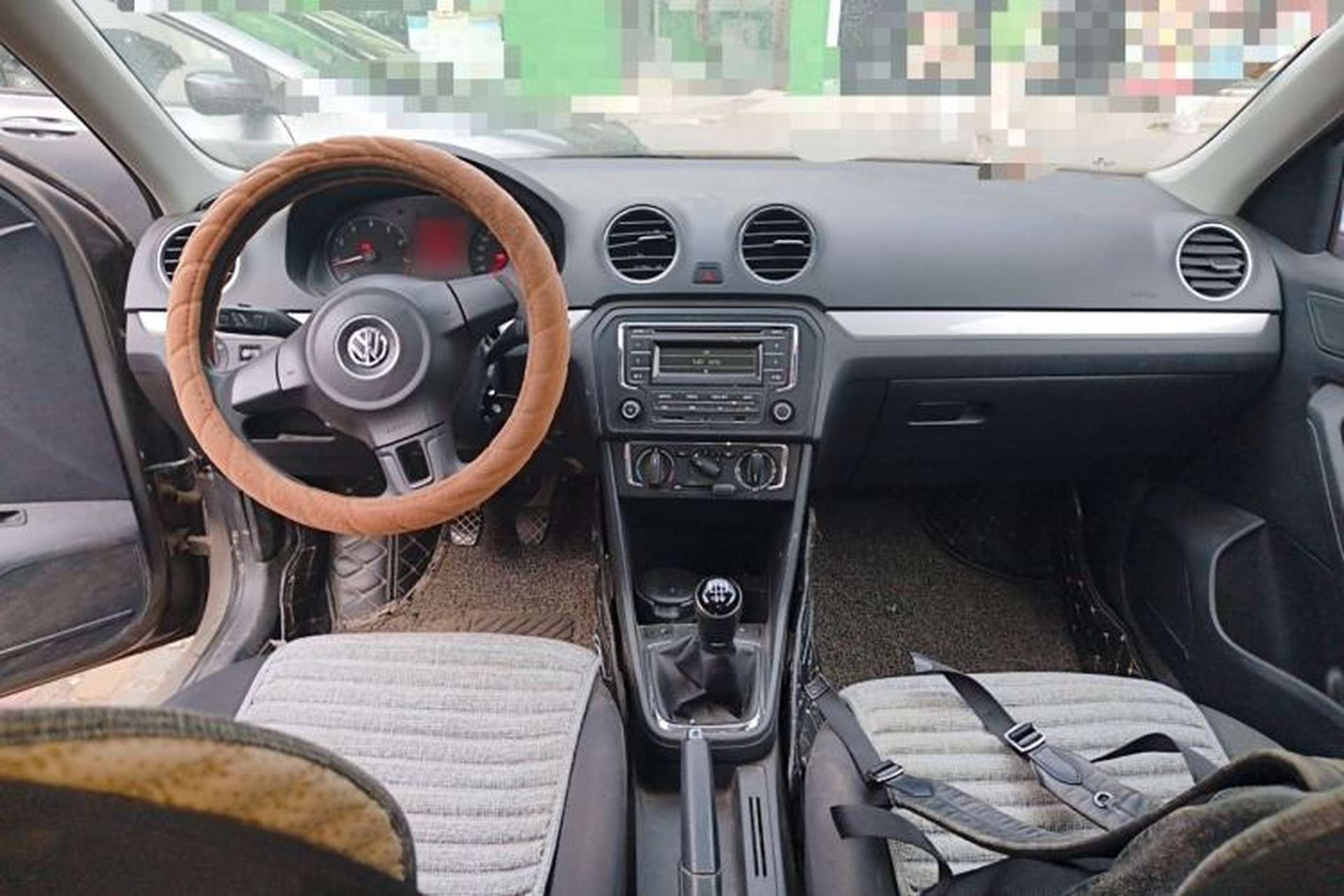 Used Volkswagen Jetta 2013 1.4L Manual Comfort Model Center Console