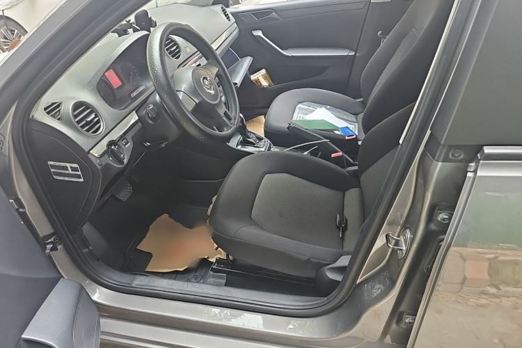 Used Volkswagen Jetta 2013 1.6L Automatic Fashion Model Driver Seat