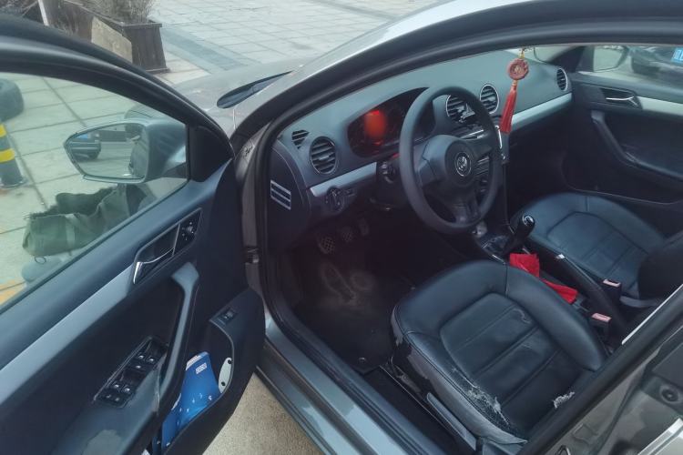 Used Volkswagen Jetta 2013 1.6L Manual Comfort Model Driver Seat