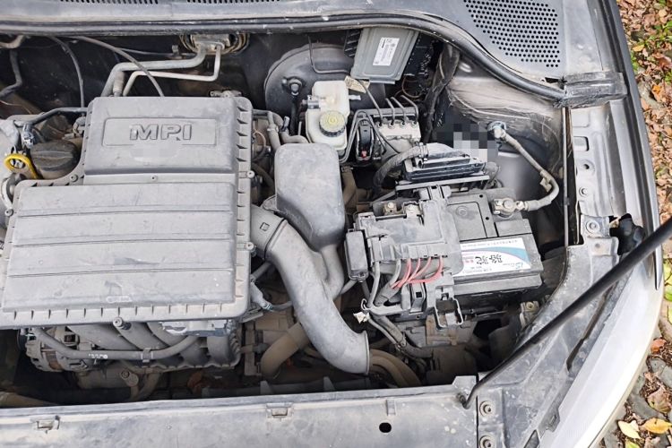 Used Volkswagen Jetta 2013 1.6L Automatic Comfort Model Engine Bay Left