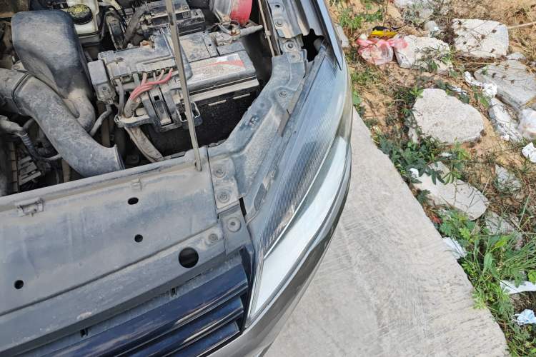 Used Volkswagen Jetta 2013 1.6L Automatic Fashion Model Engine Bay Left