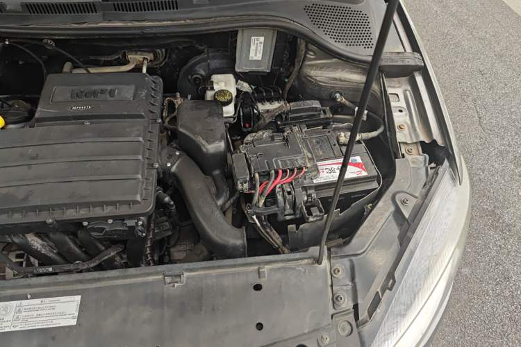 Used Volkswagen Jetta 2013 1.6L Automatic Comfort Model Engine Bay Left