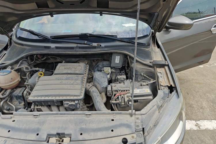 Used Volkswagen Jetta 2013 1.6L Manual Comfort Model Engine Bay Left