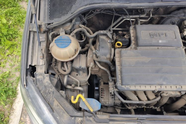 Used Volkswagen Jetta 2013 1.6L Automatic Comfort Model Engine Bay Right