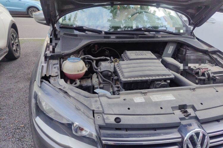 Used Volkswagen Jetta 2013 1.6L Manual Comfort Model Engine Bay Right