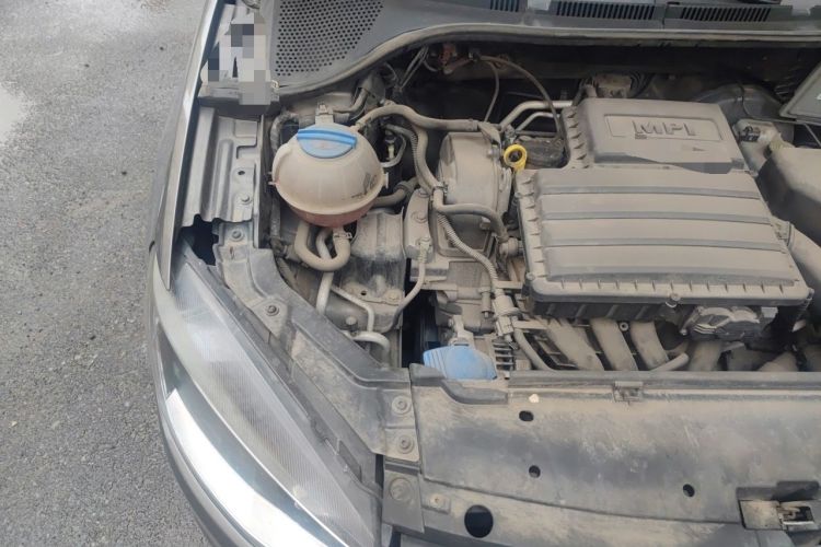 Used Volkswagen Jetta 2013 1.6L Automatic Fashion Model Engine Bay Right