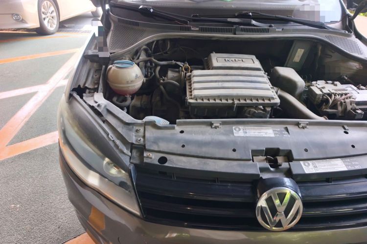 Used Volkswagen Jetta 2013 1.6L Manual Fashion Edition Engine Bay Right