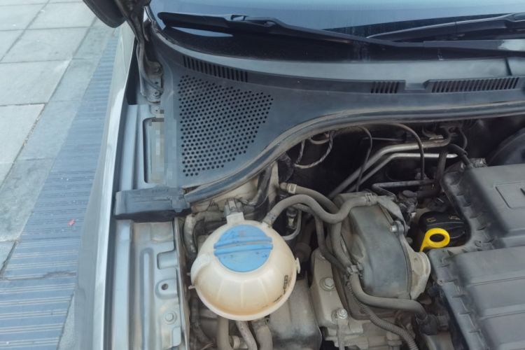 Used Volkswagen Jetta 2013 1.6L Manual Comfort Model Engine Bay Right