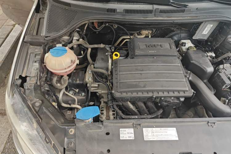 Used Volkswagen Jetta 2013 1.6L Automatic Comfort Model Engine Bay Right