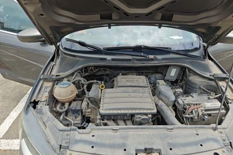 Used Volkswagen Jetta 2013 1.6L Manual Comfort Model Engine Bay Right