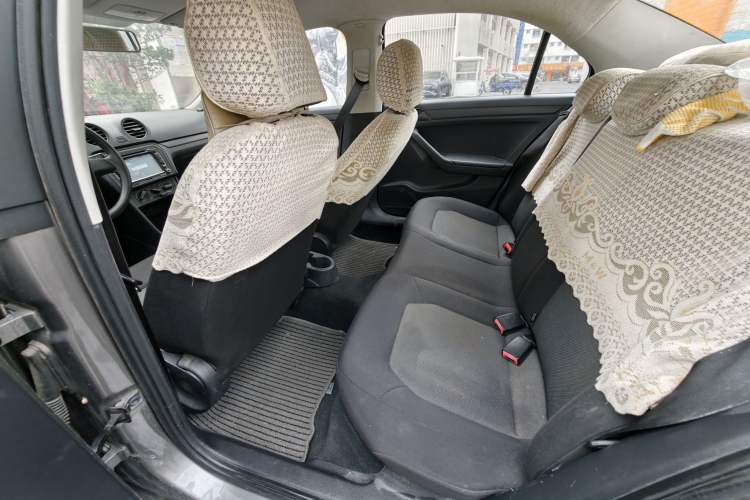 Used Volkswagen Jetta 2013 1.6L Automatic Fashion Model Exterior 10
