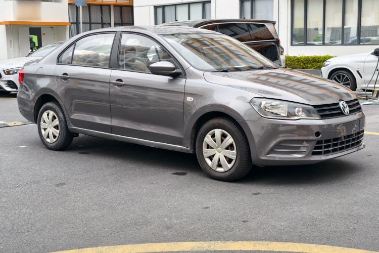 Used Volkswagen Jetta 2013 1.6L Automatic Fashion Model Exterior 3