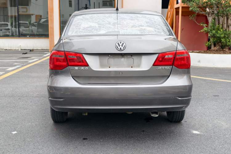 Used Volkswagen Jetta 2013 1.6L Automatic Fashion Model Exterior 6