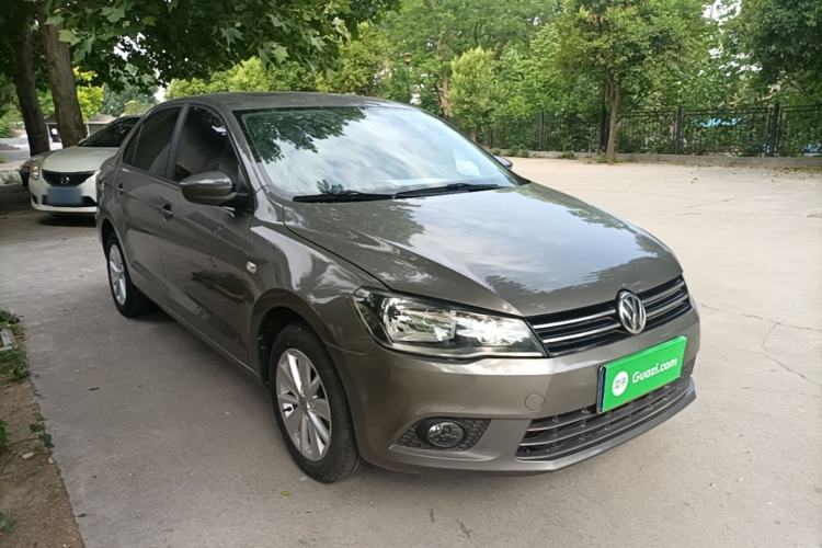 Used Volkswagen Jetta 2013 1.6L Manual Comfort Model Front Right 45 Deg