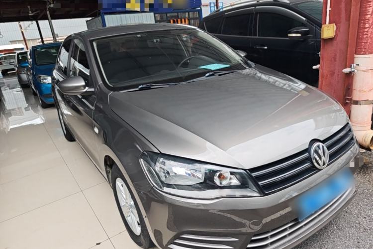 Used Volkswagen Jetta 2013 1.6L Automatic Fashion Model Front Right 45 Deg