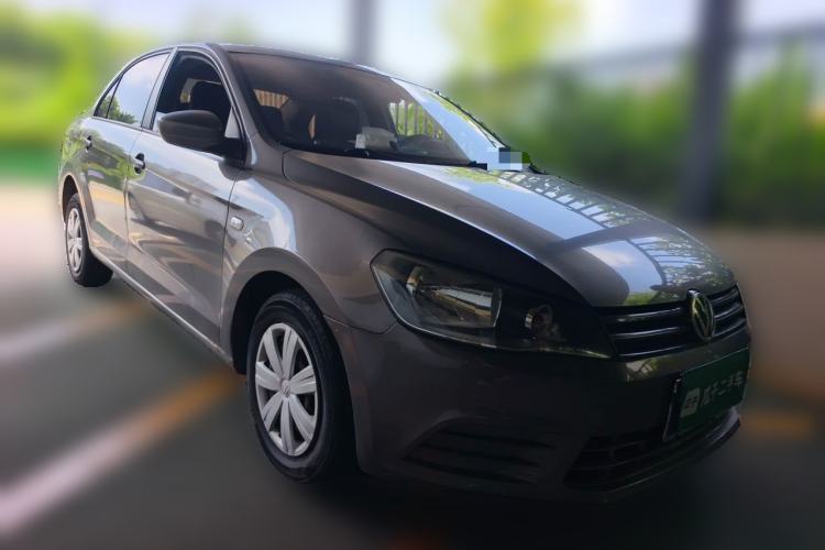 Used Volkswagen Jetta 2013 1.6L Manual Fashion Edition Front Right 45 Deg