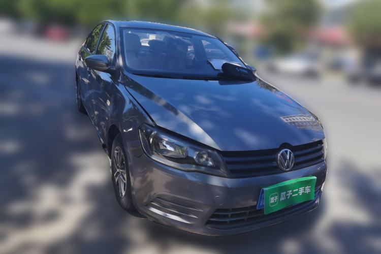 Used Volkswagen Jetta 2013 1.6L Manual Fashion Edition Front Right 45 Deg