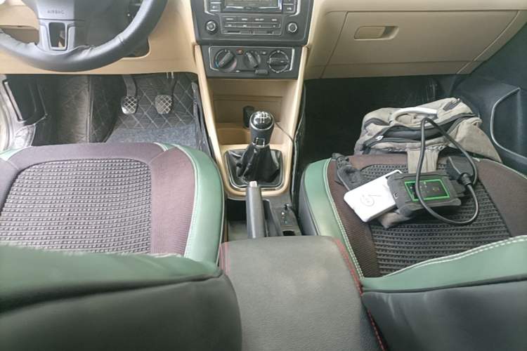 Used Volkswagen Jetta 2013 1.6L Manual Comfort Model Gear Lever