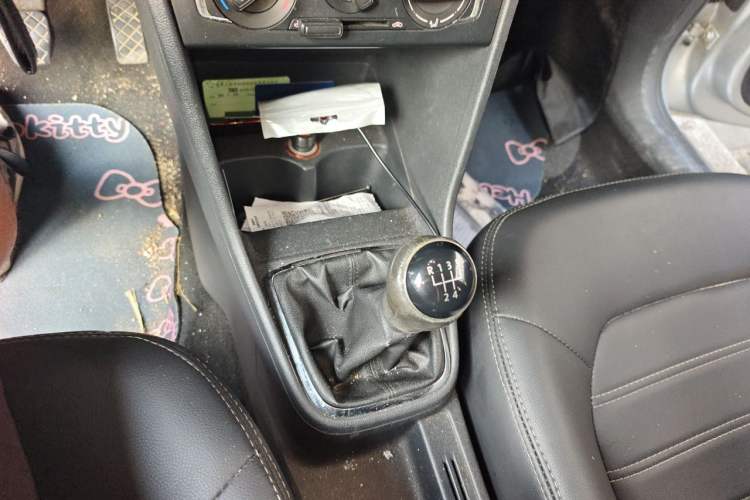 Used Volkswagen Jetta 2013 1.6L Manual Comfort Model Gear Lever