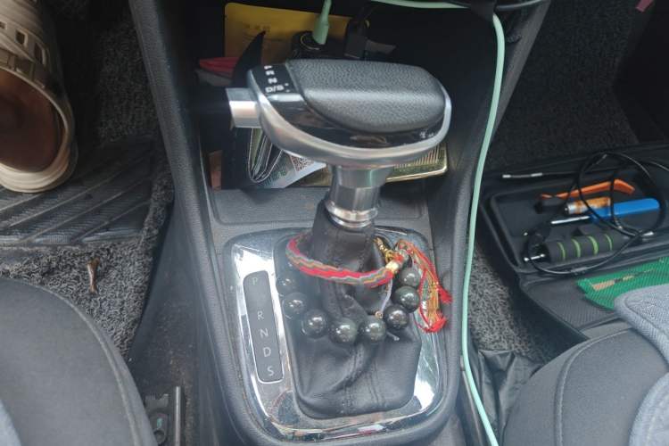 Used Volkswagen Jetta 2013 1.6L Automatic Comfort Model Gear Lever