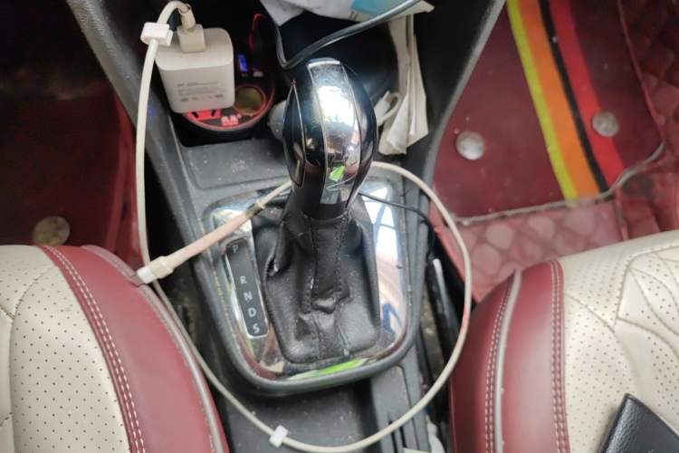 Used Volkswagen Jetta 2013 1.6L Automatic Fashion Model Gear Lever