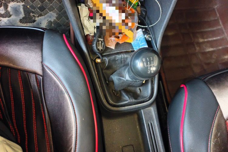 Used Volkswagen Jetta 2013 1.6L Manual Fashion Edition Gear Lever