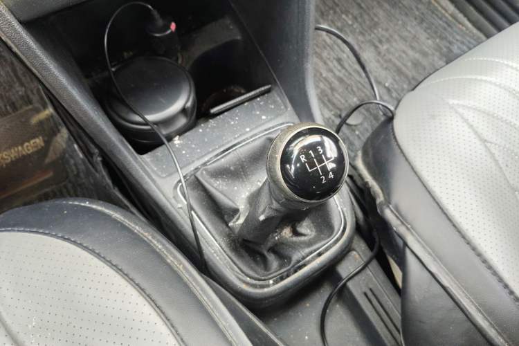 Used Volkswagen Jetta 2013 1.6L Manual Comfort Model Gear Lever