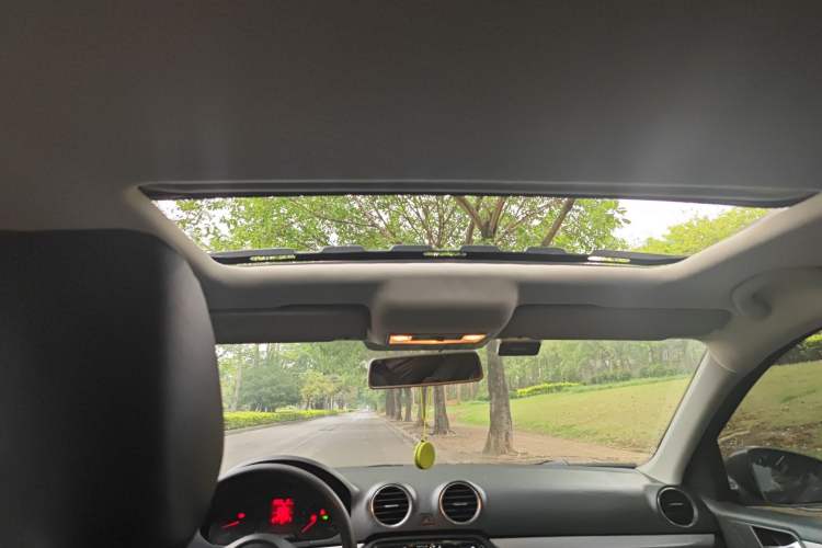 Used Volkswagen Jetta 2013 1.6L Automatic Comfort Model Headliner