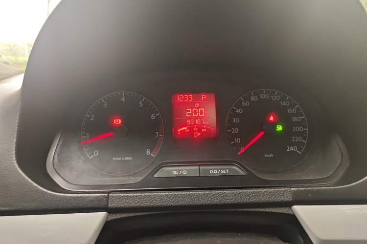 Used Volkswagen Jetta 2013 1.6L Automatic Comfort Model Instrument Cluster