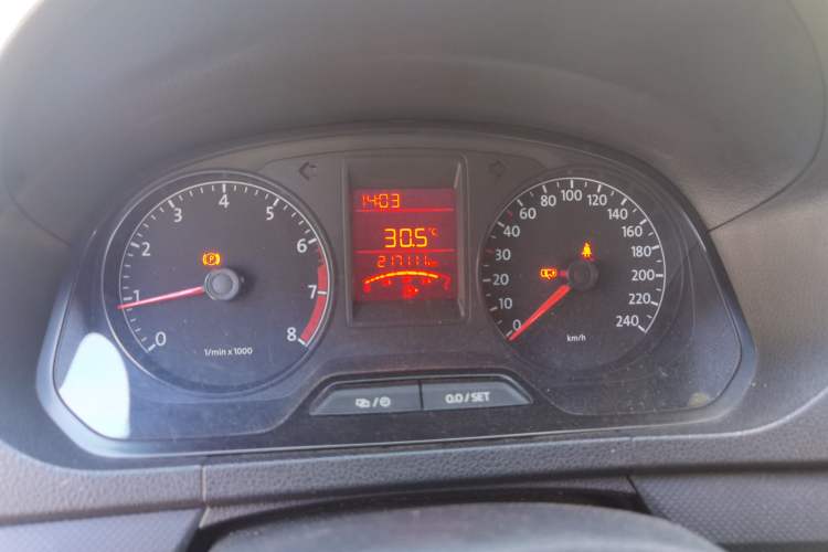 Used Volkswagen Jetta 2013 1.6L Manual Fashion Edition Instrument Cluster