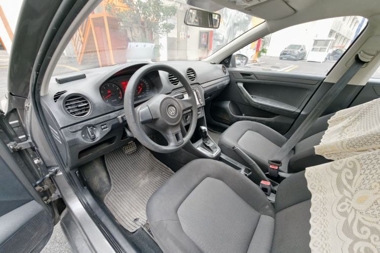 Used Volkswagen Jetta 2013 1.6L Automatic Fashion Model Interior 1