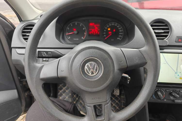 Used Volkswagen Jetta 2013 1.6L Manual Fashion Edition Interior 2