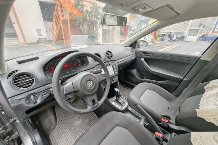 Used Volkswagen Jetta 2013 1.6L Automatic Fashion Model Interior 2