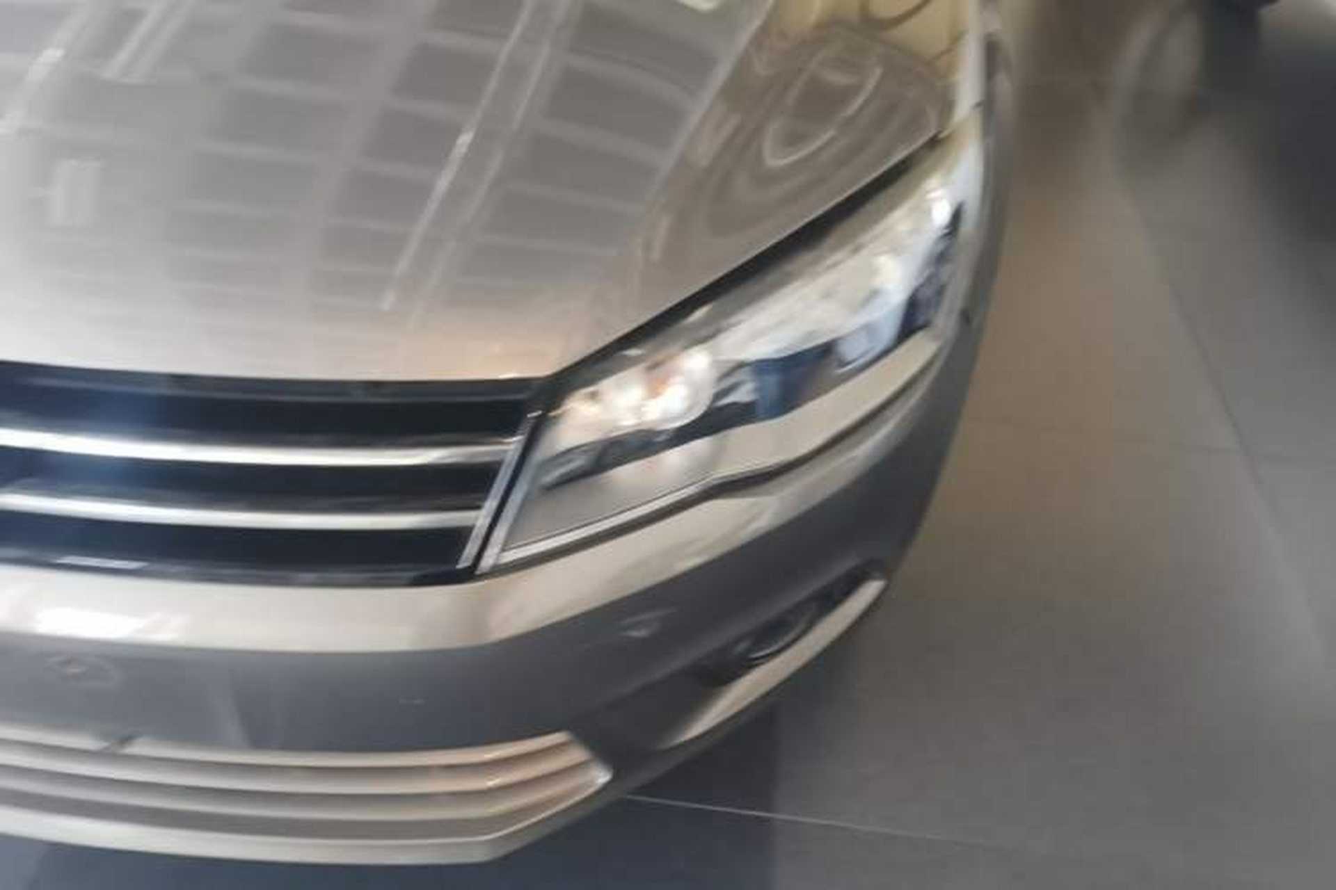 Used Volkswagen Jetta 2013 1.6L Automatic Comfort Model Left Front Headlight