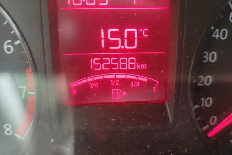 Used Volkswagen Jetta 2013 1.6L Automatic Fashion Model Odometer Close Up