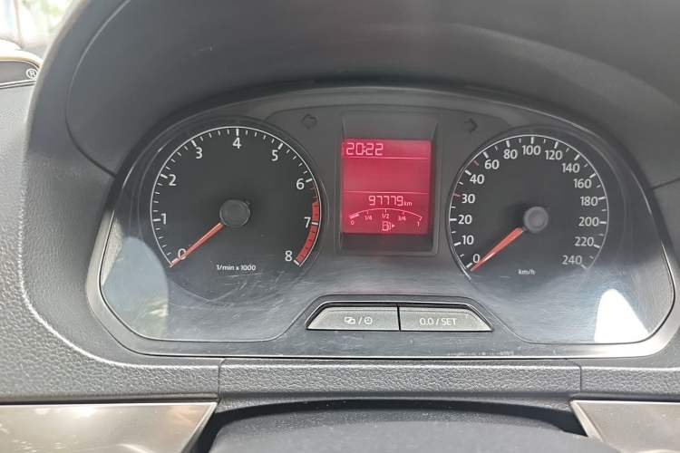 Used Volkswagen Jetta 2013 1.6L Automatic Fashion Model Odometer Close Up