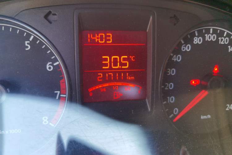 Used Volkswagen Jetta 2013 1.6L Manual Fashion Edition Odometer Close Up