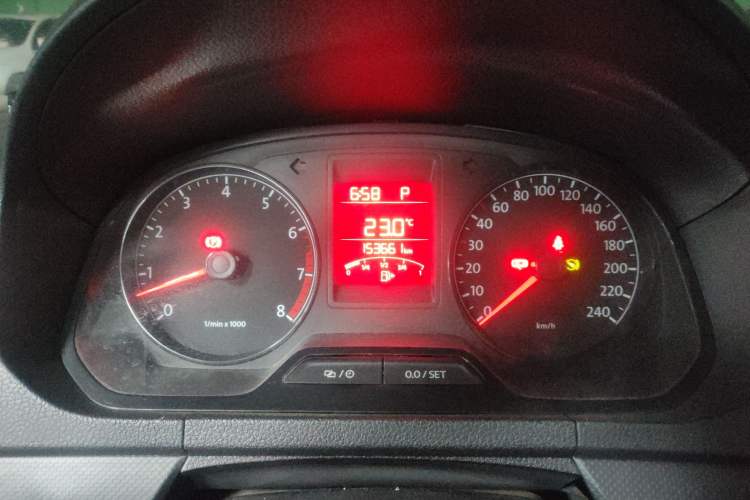 Used Volkswagen Jetta 2013 1.6L Automatic Fashion Model Odometer Close Up