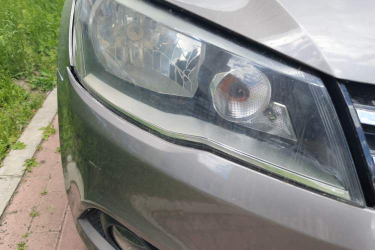 Used Volkswagen Jetta 2013 1.6L Automatic Comfort Model Right Front Headlight