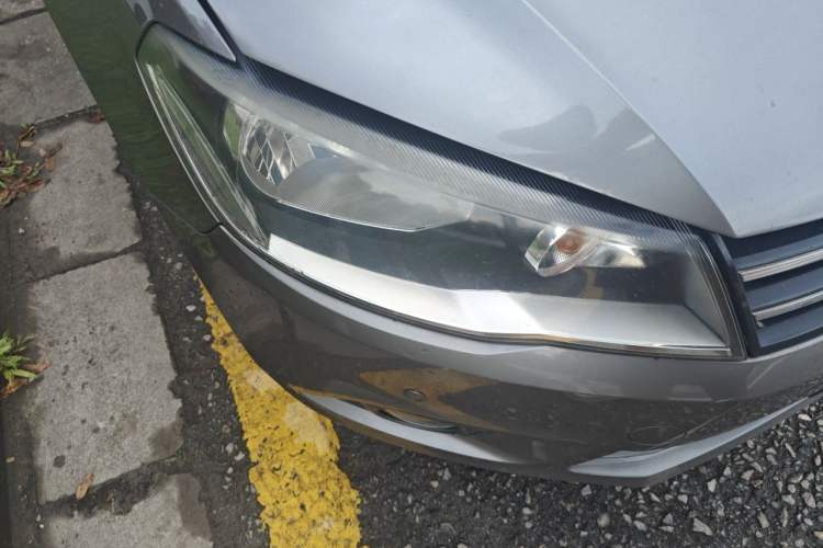 Used Volkswagen Jetta 2013 1.6L Automatic Comfort Model Right Front Headlight