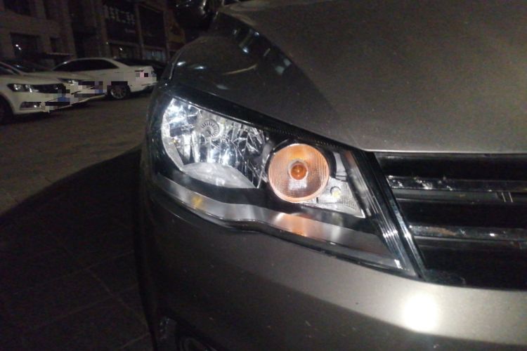 Used Volkswagen Jetta 2013 1.6L Automatic Comfort Model Right Front Headlight