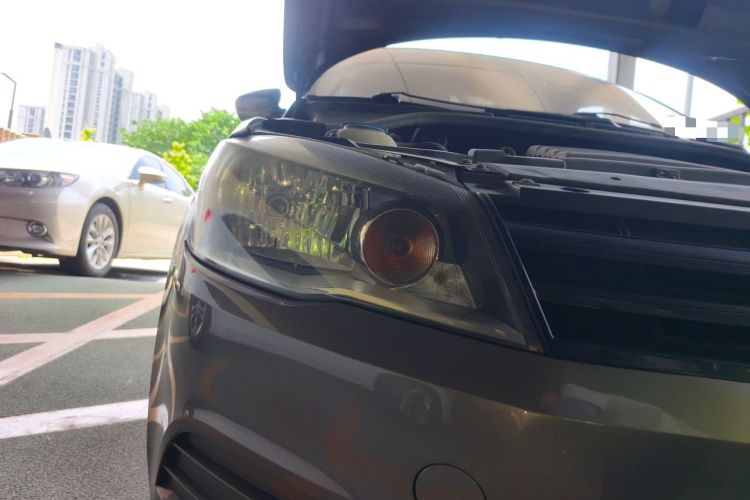 Used Volkswagen Jetta 2013 1.6L Manual Fashion Edition Right Front Headlight